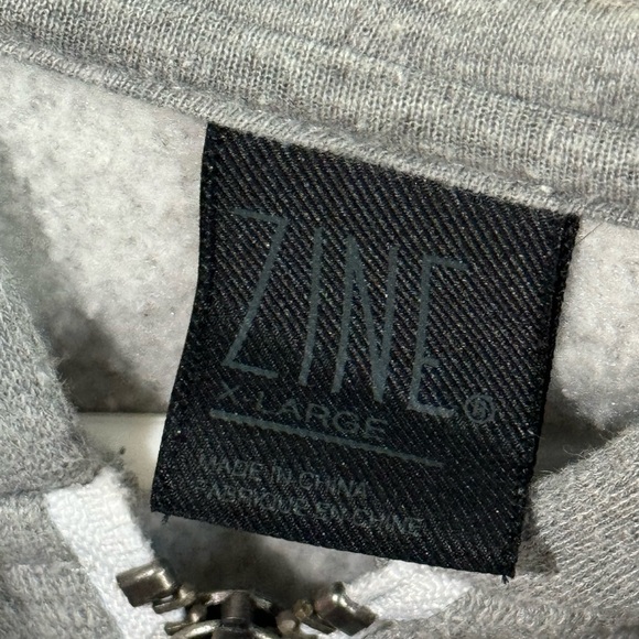 Dual color, plain zip up jacket - Picture 3 of 3